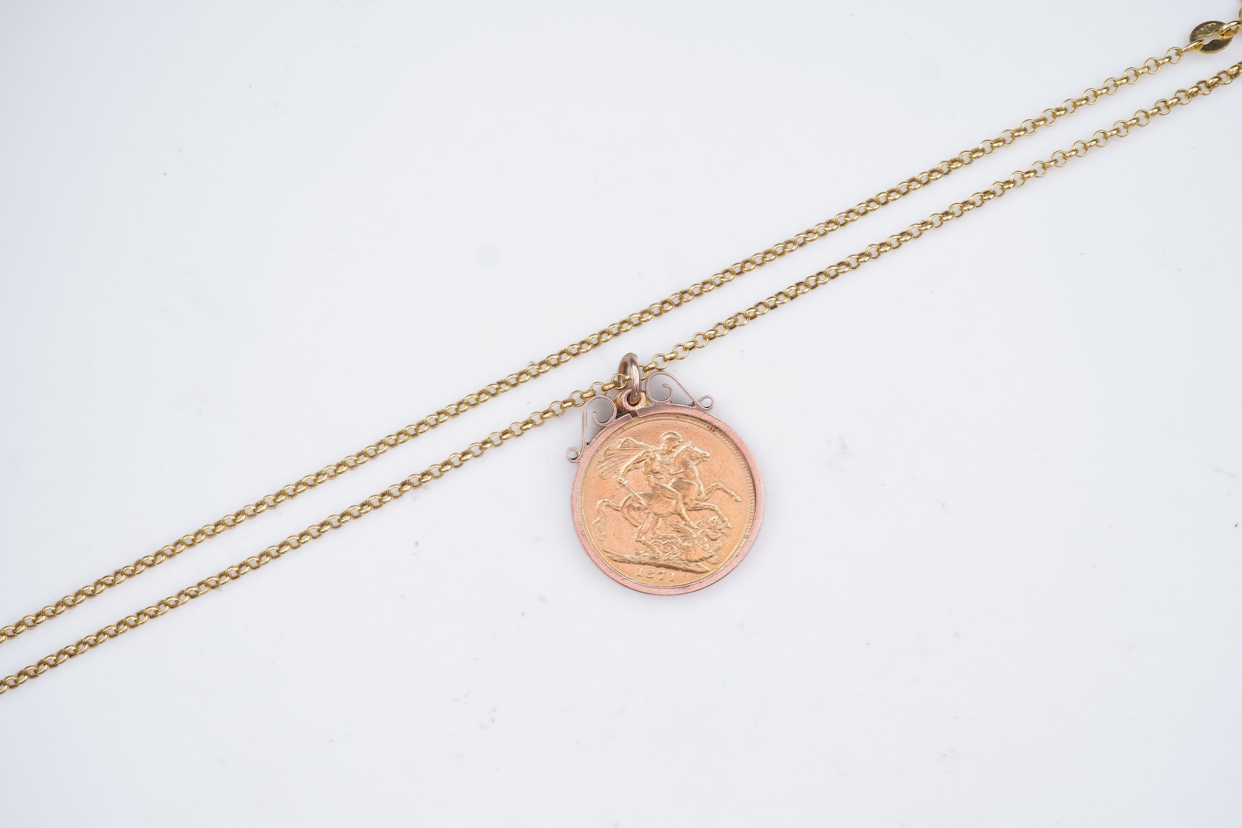 A Victorian gold sovereign pendant